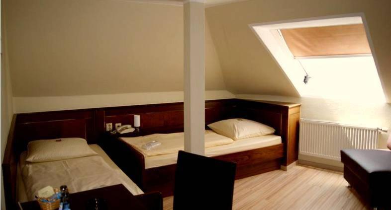 Hotel Am Wilhelmsplatz Stuttgart Extérieur photo