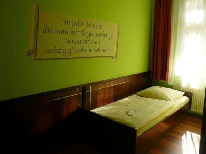 Hotel Am Wilhelmsplatz Stuttgart Chambre photo