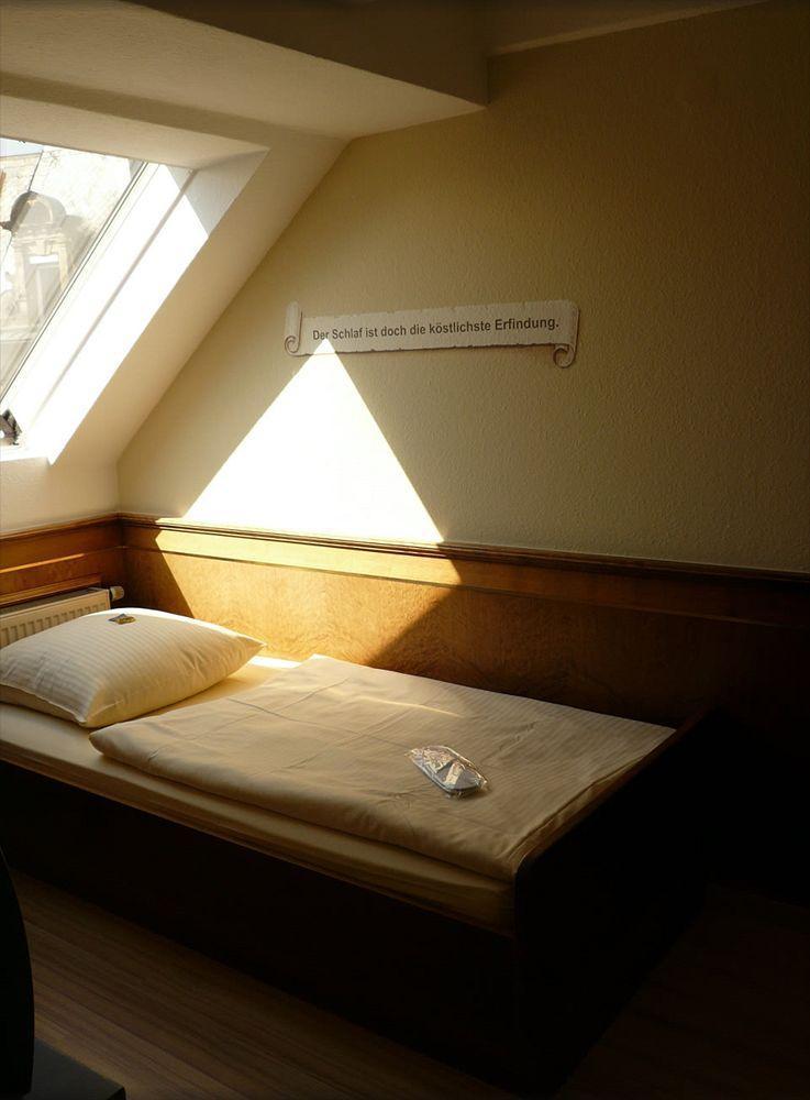 Hotel Am Wilhelmsplatz Stuttgart Extérieur photo