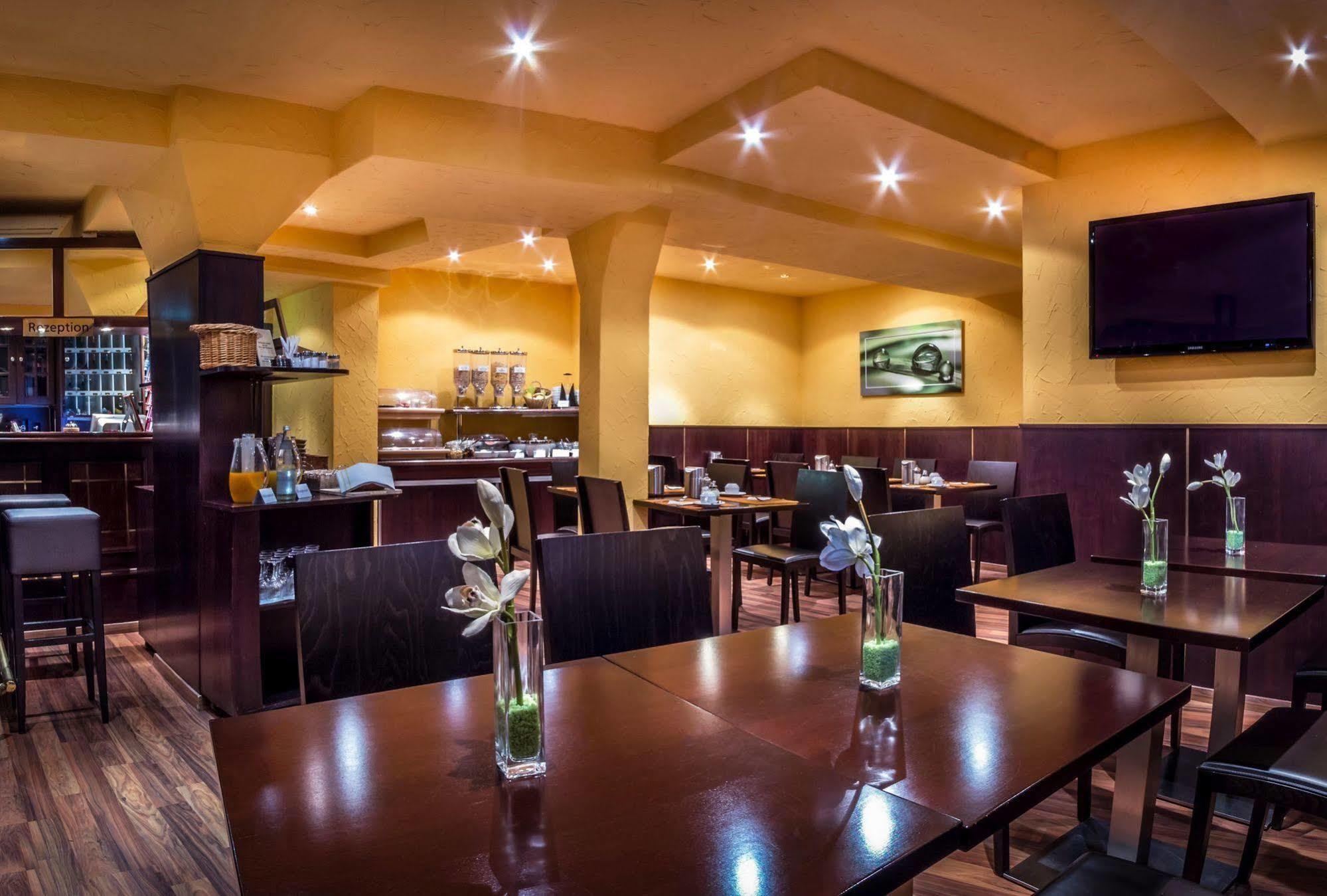 Hotel Am Wilhelmsplatz Stuttgart Extérieur photo