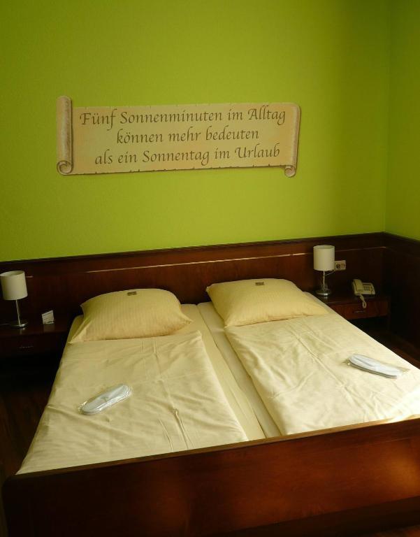 Hotel Am Wilhelmsplatz Stuttgart Chambre photo